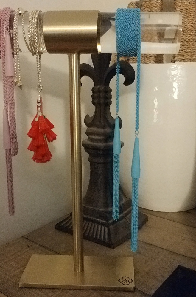 💗KENDRA SCOTT💗PERIWINKLE BLUE LARIAT NECKLACE!!